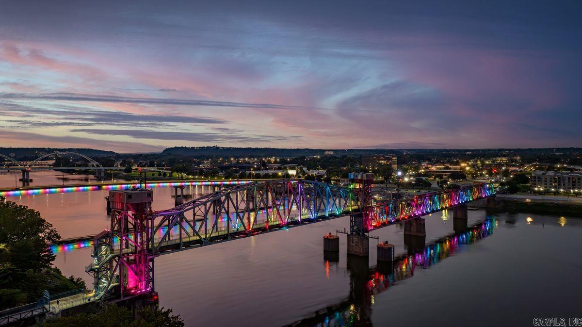 521 E President Clinton Avenue Unit: 1402