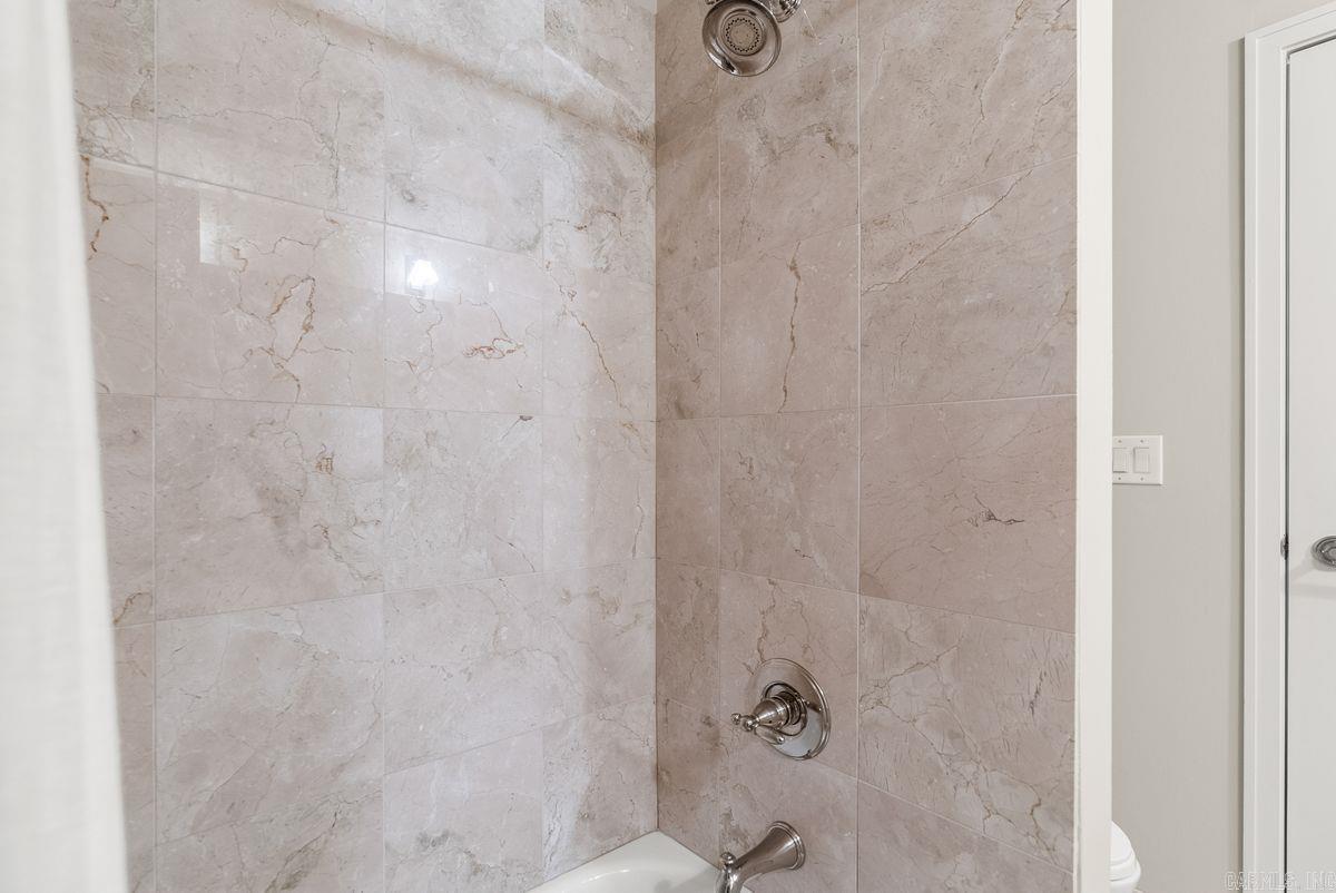 521 E President Clinton Avenue Unit: 1402