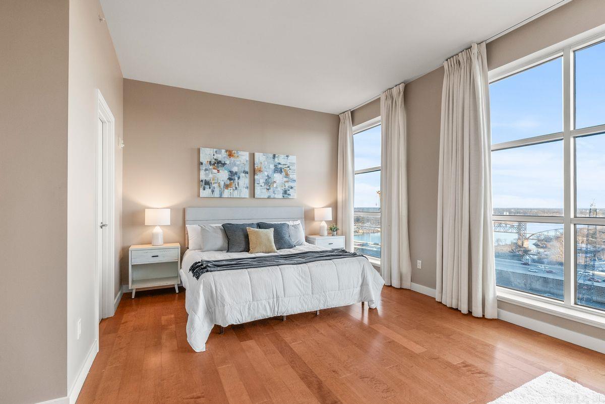 521 E President Clinton Avenue Unit: 1402