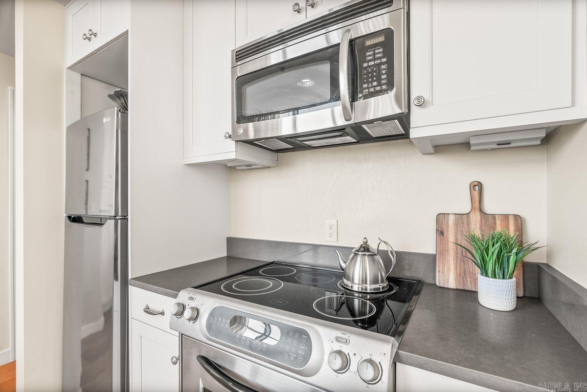 521 E President Clinton Avenue Unit: 1402