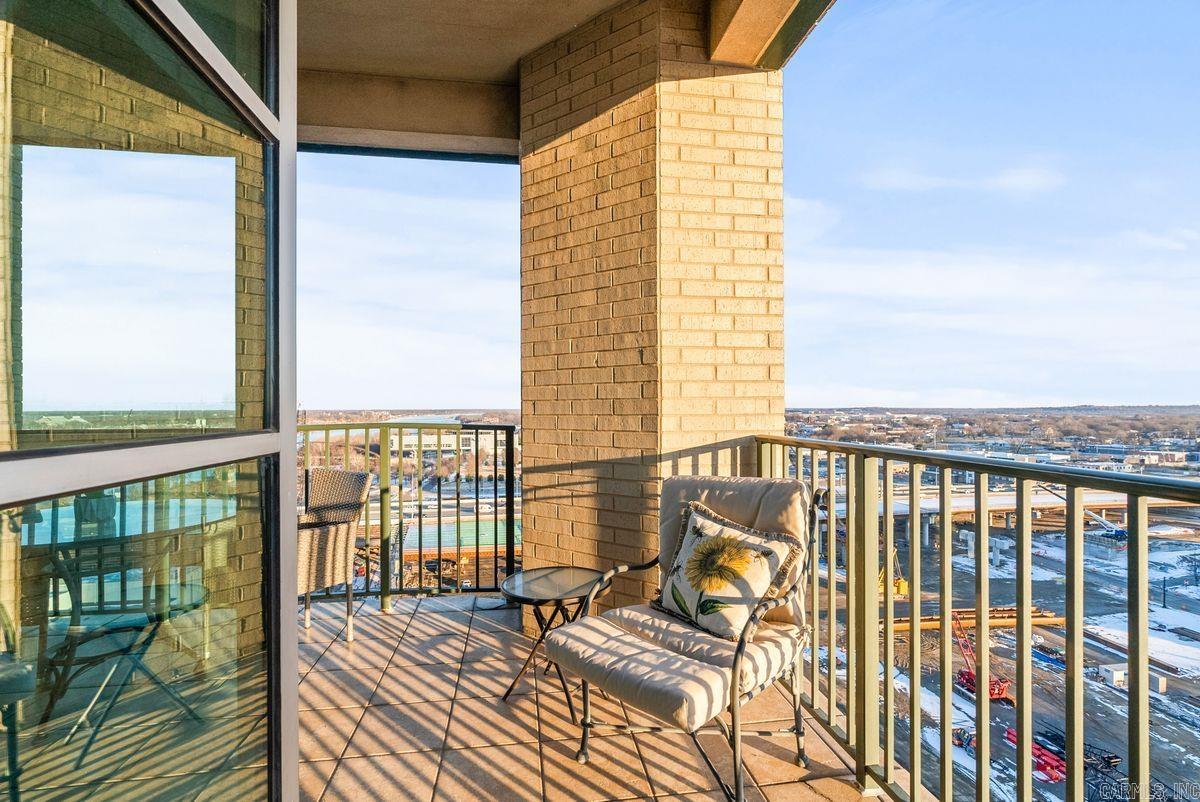 521 E President Clinton Avenue Unit: 1402