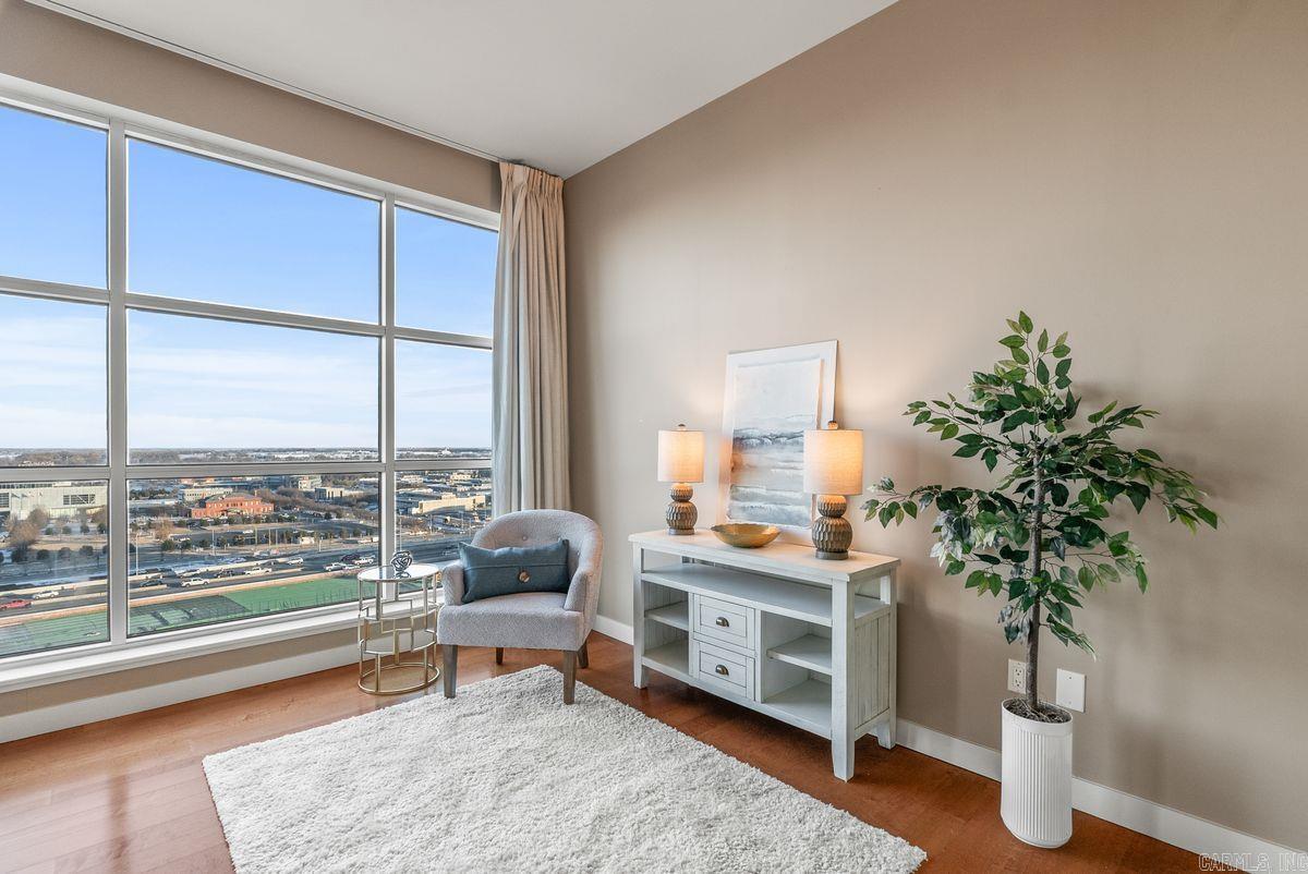 521 E President Clinton Avenue Unit: 1402