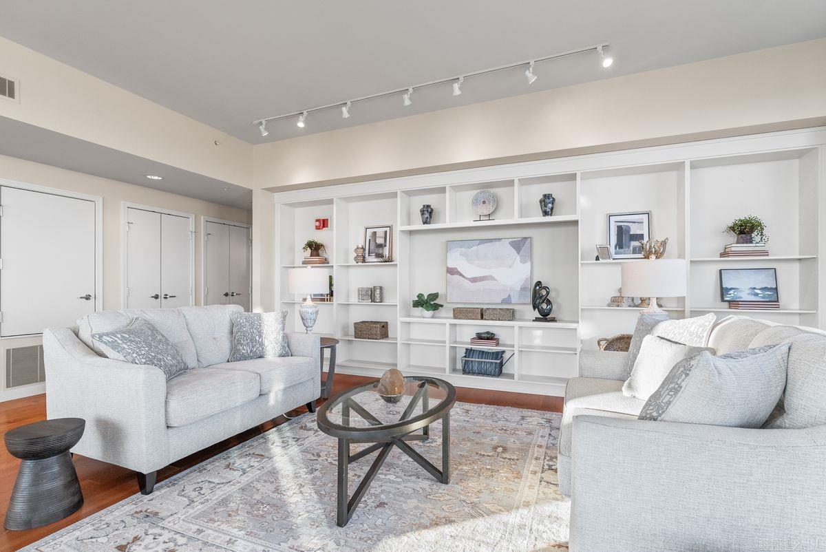 521 E President Clinton Avenue Unit: 1402