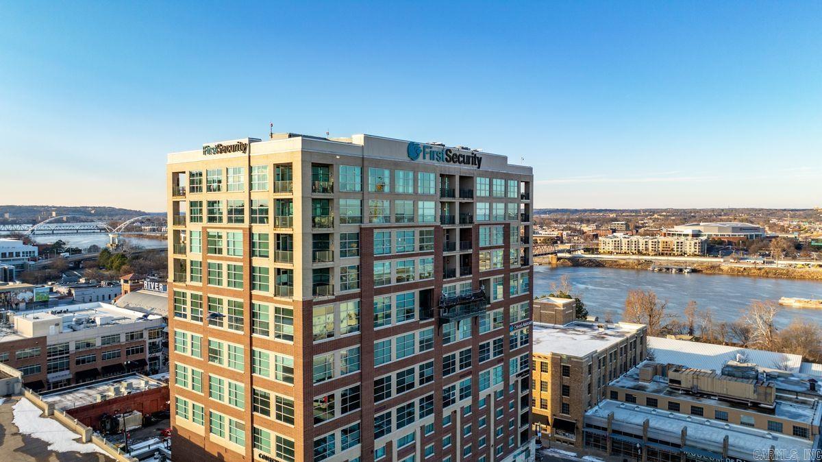 521 E President Clinton Avenue Unit: 1402