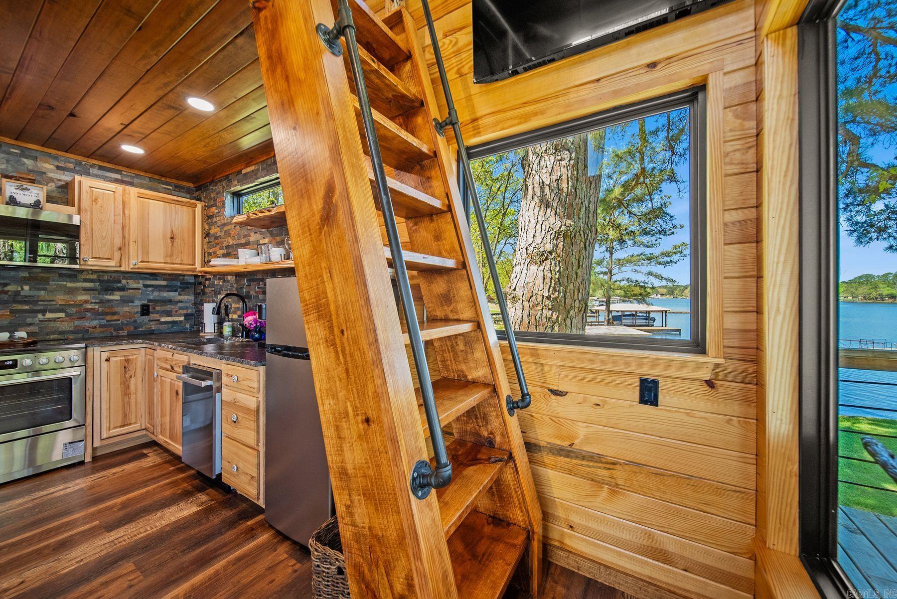 142 Northshore Terrace