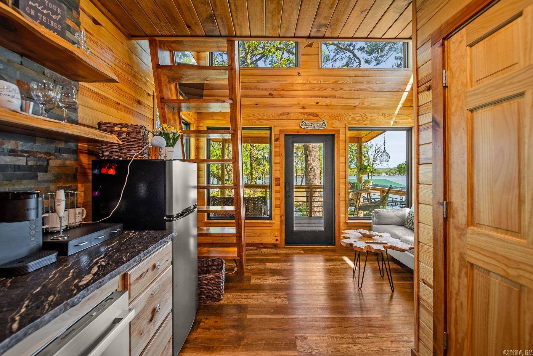 142 Northshore Terrace