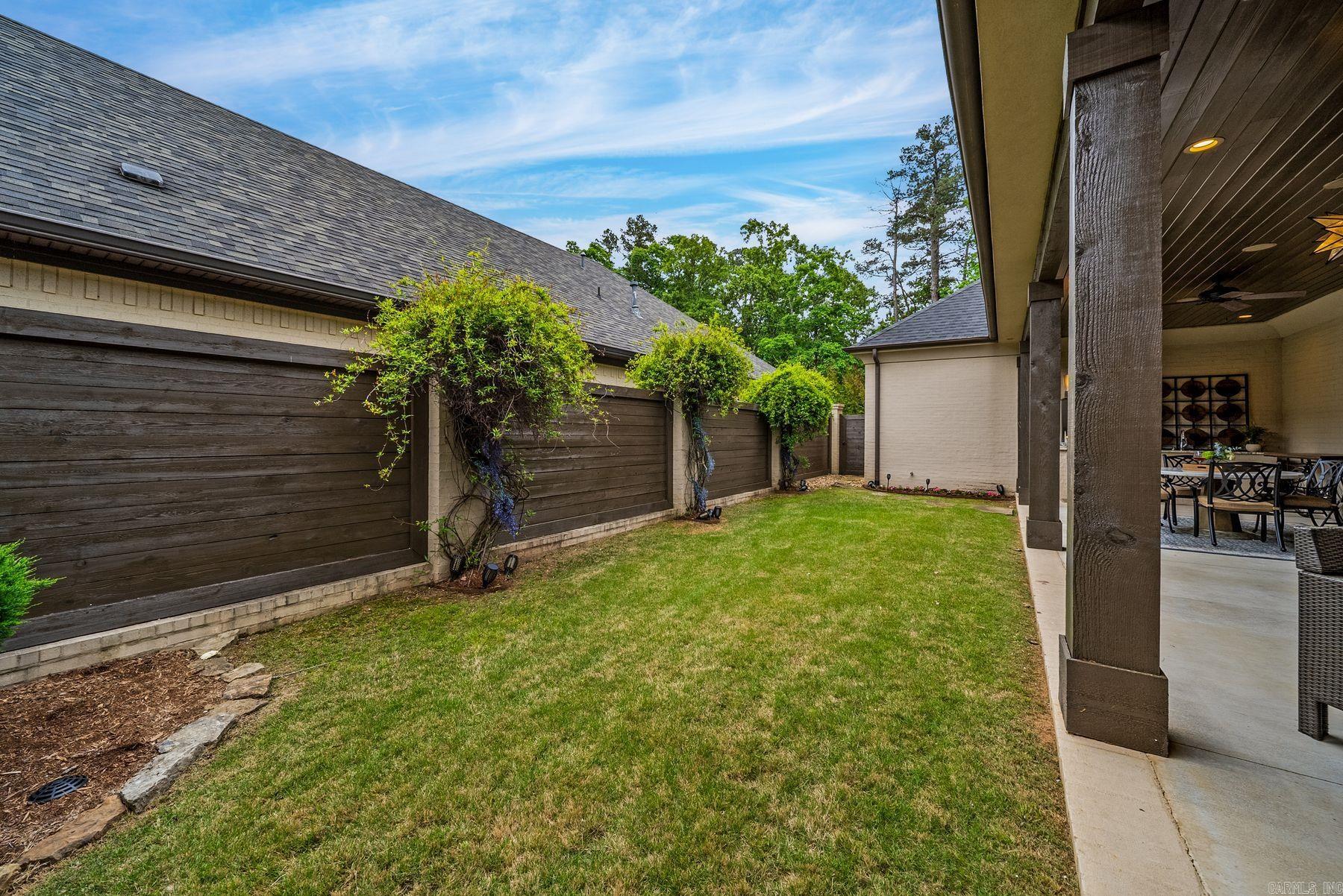 18 Hallen Court