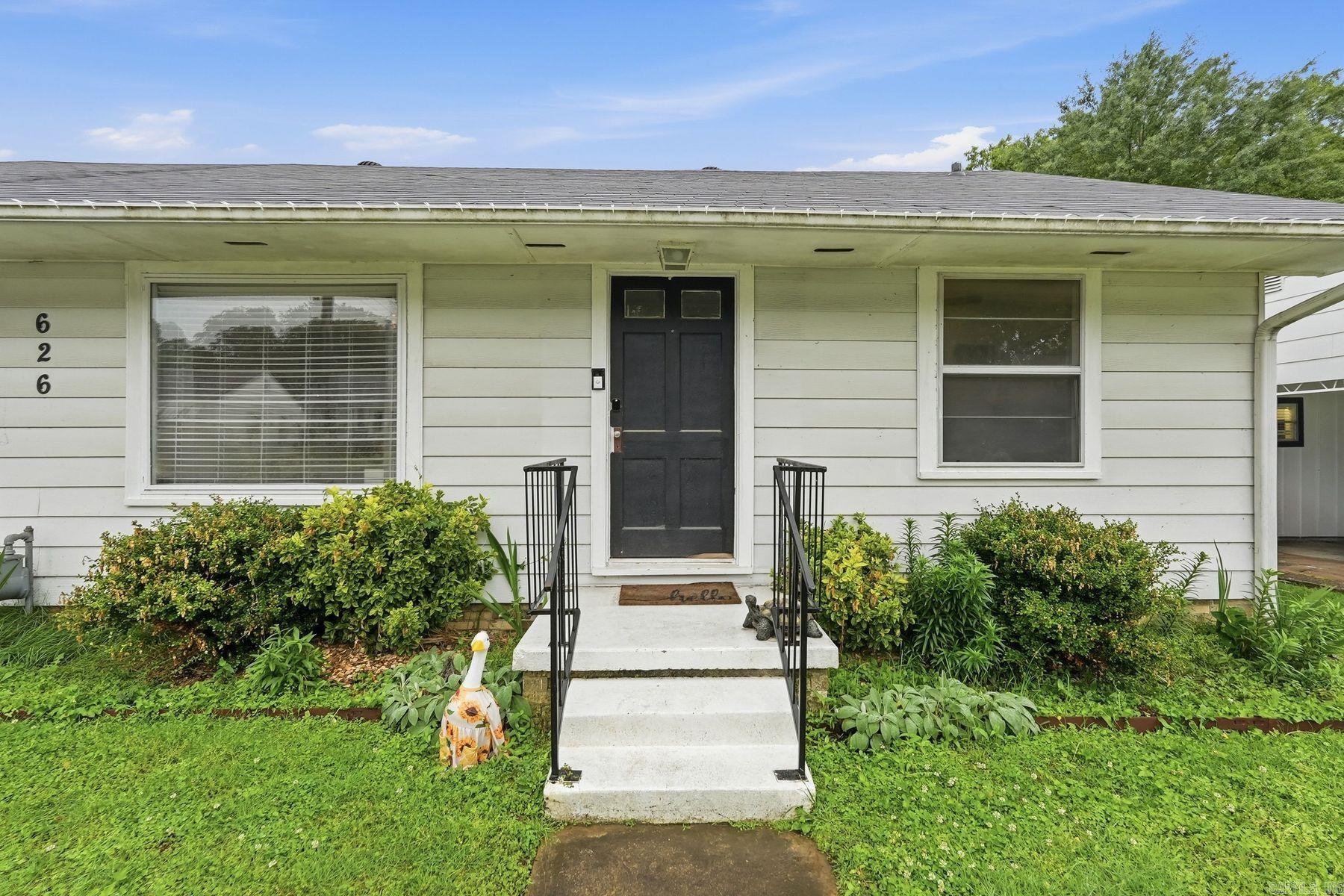 626 W Maple Street