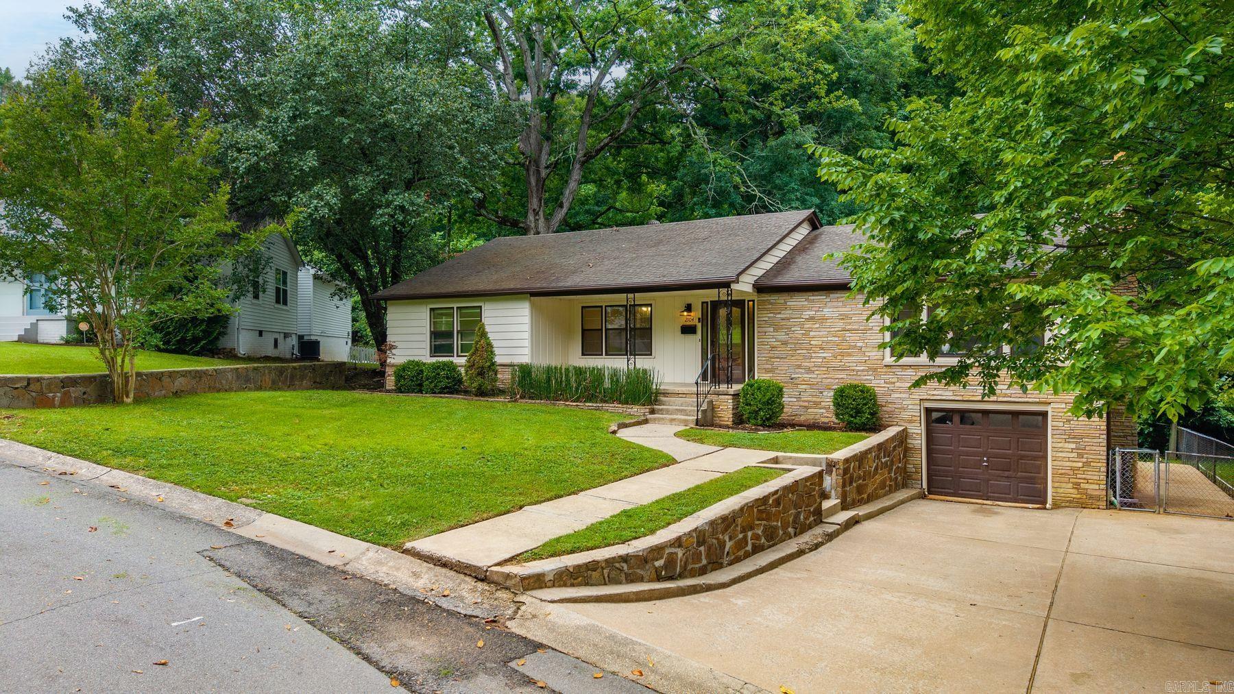 2104 Brownwood Rd