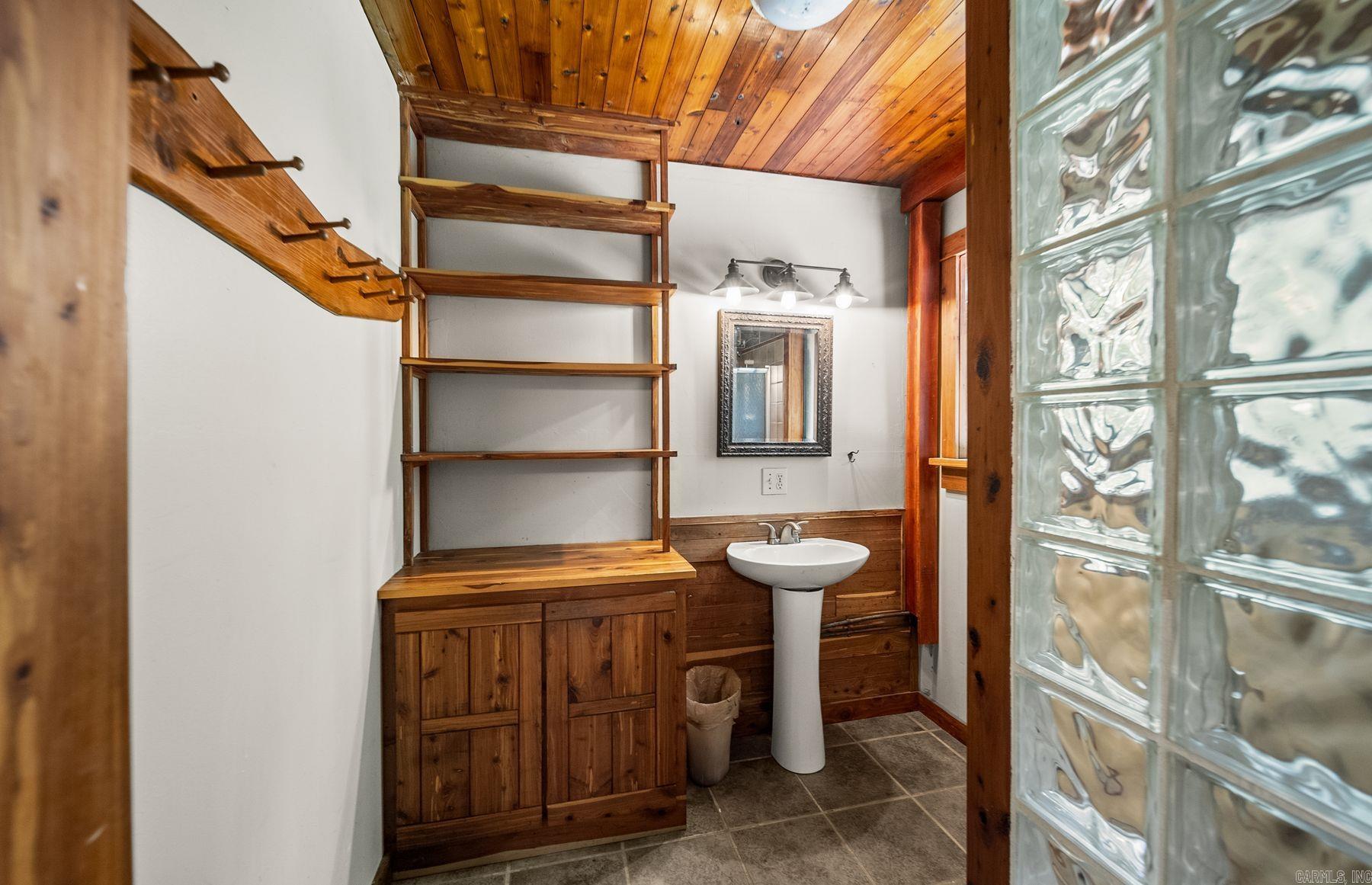 The Jasper Retreat