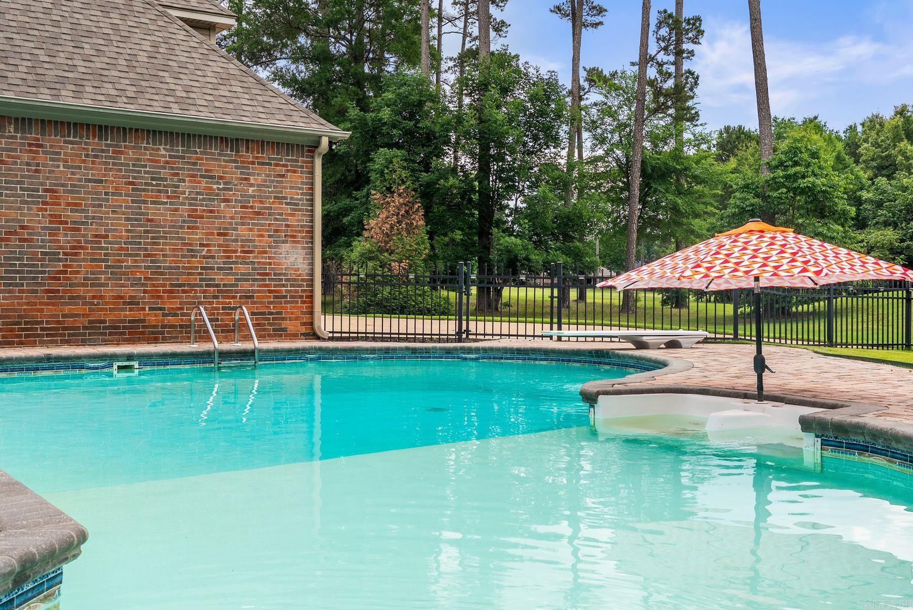 127 Grenoble Circle