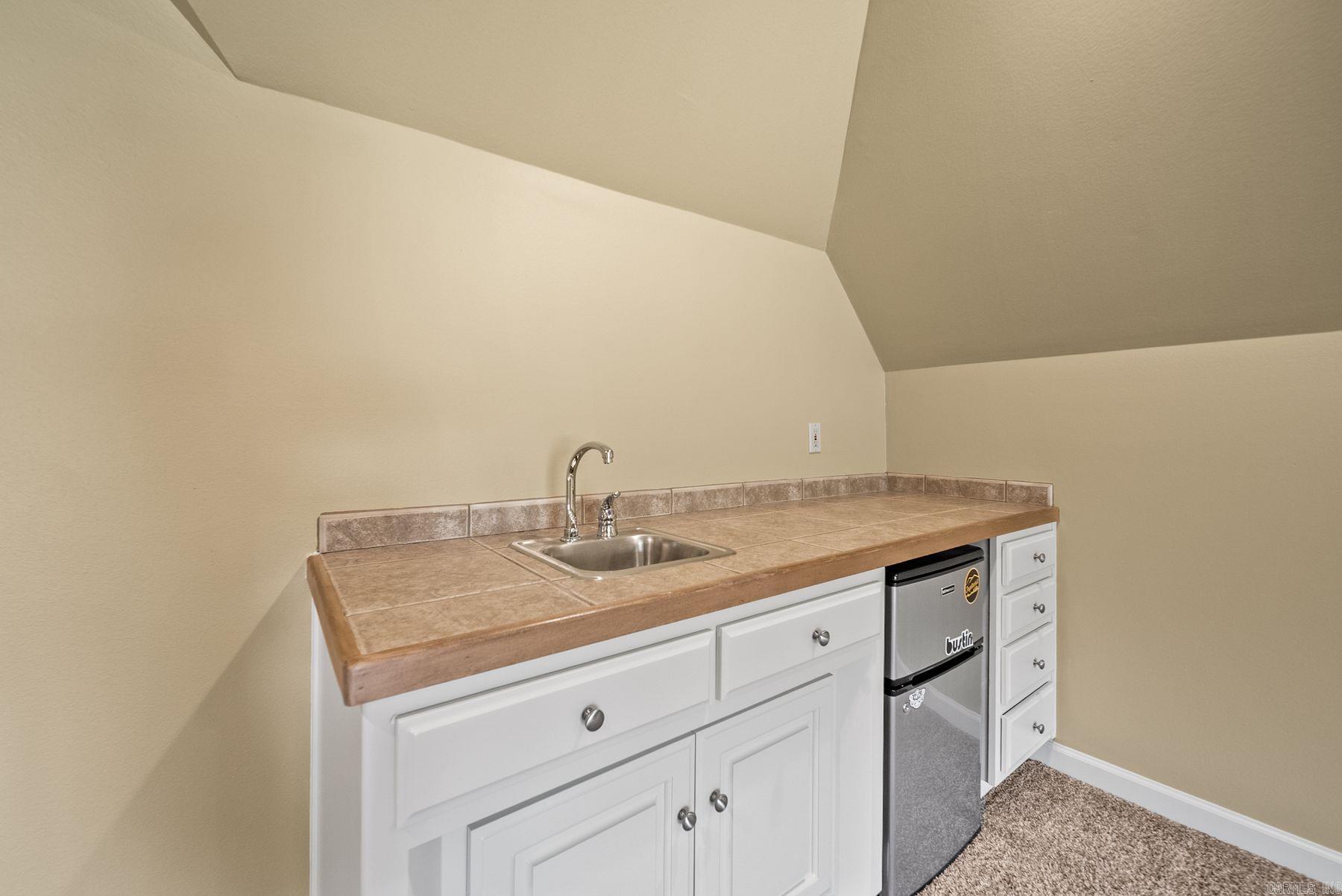 127 Grenoble Circle
