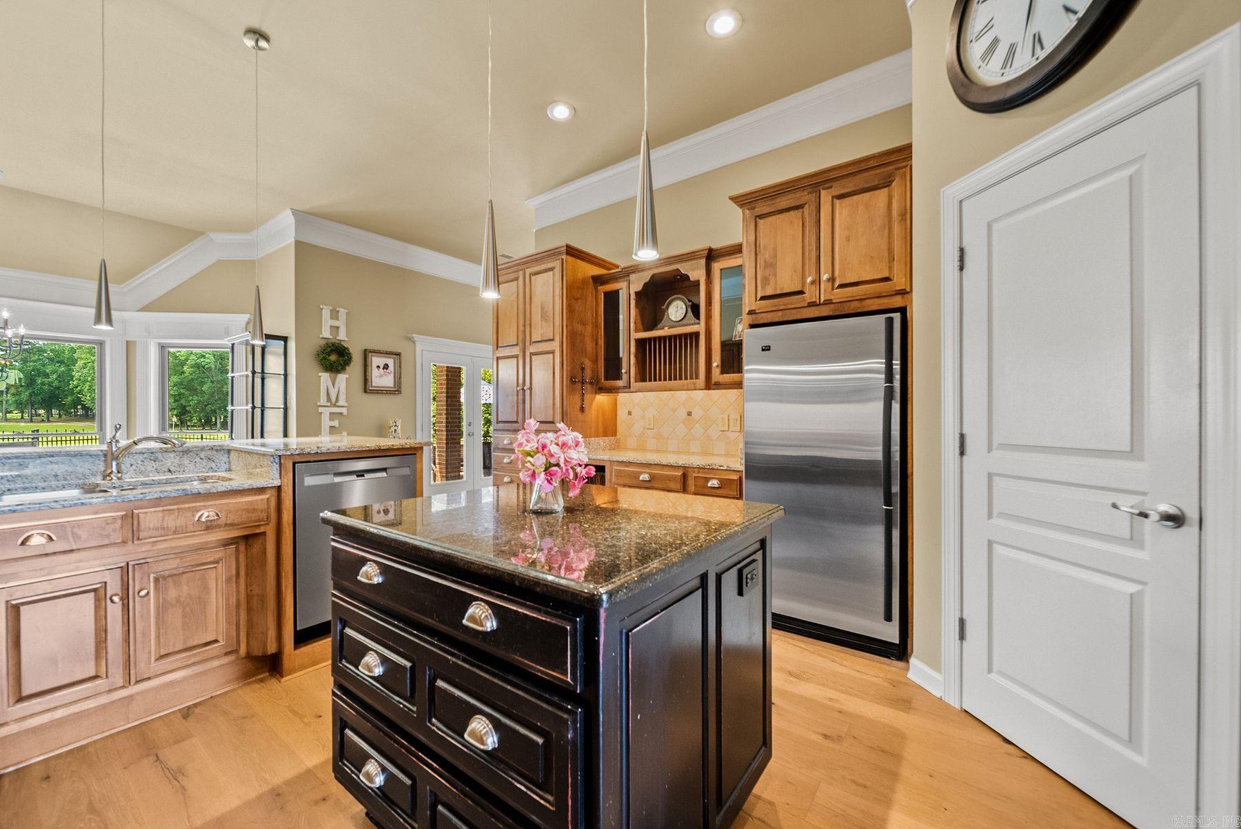 127 Grenoble Circle