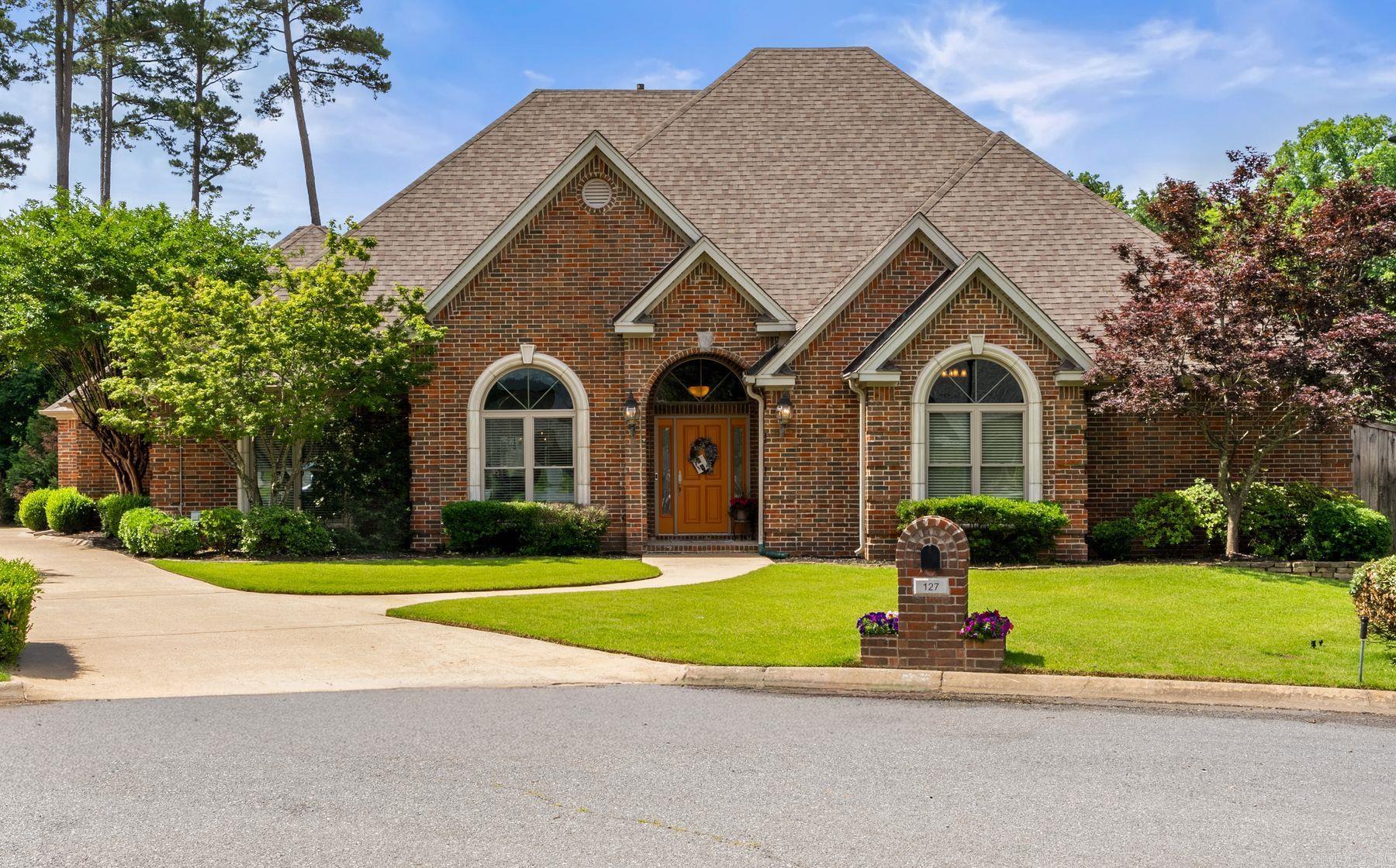 127 Grenoble Circle