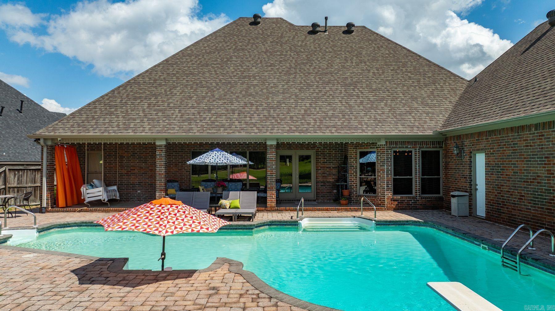 127 Grenoble Circle