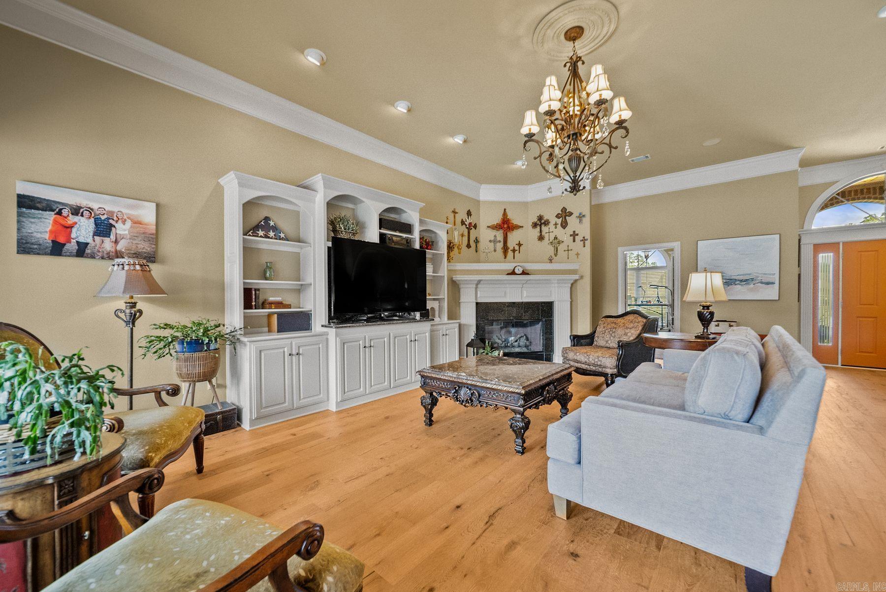 127 Grenoble Circle