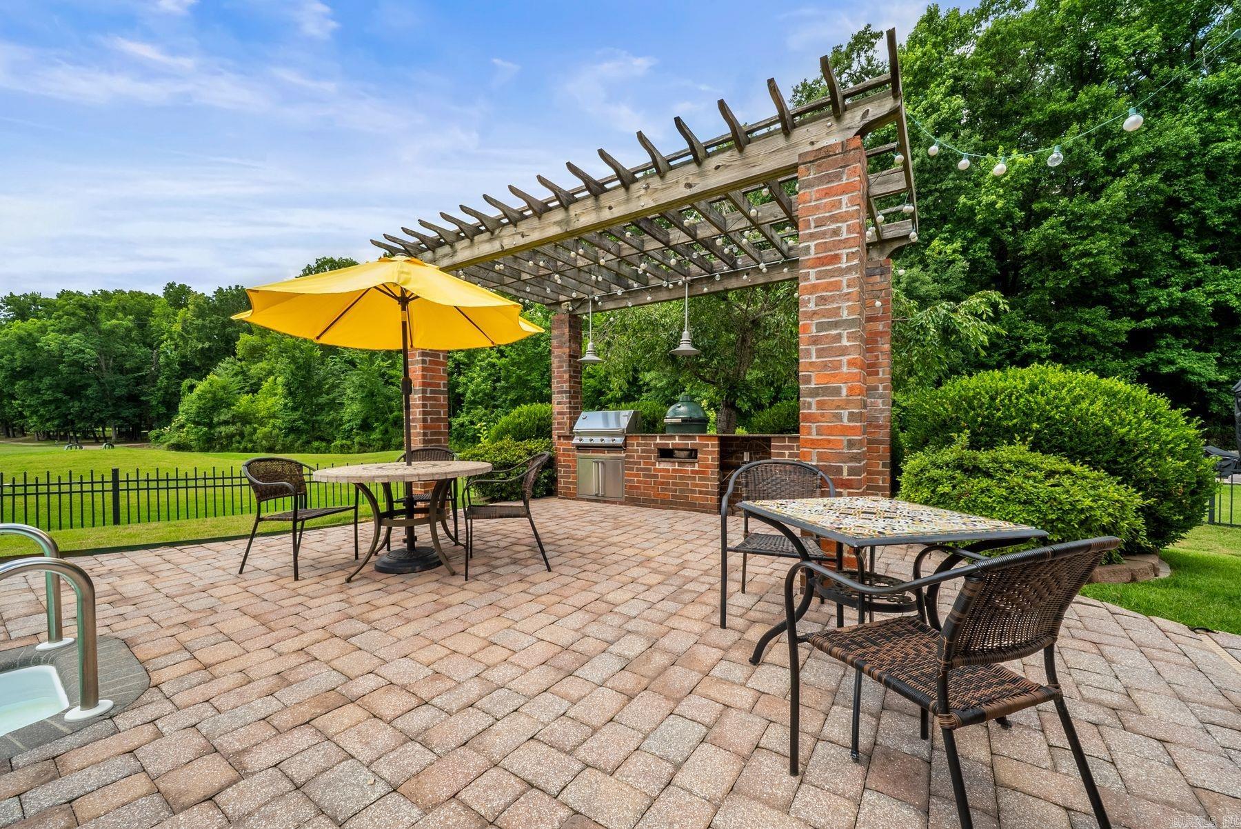 127 Grenoble Circle