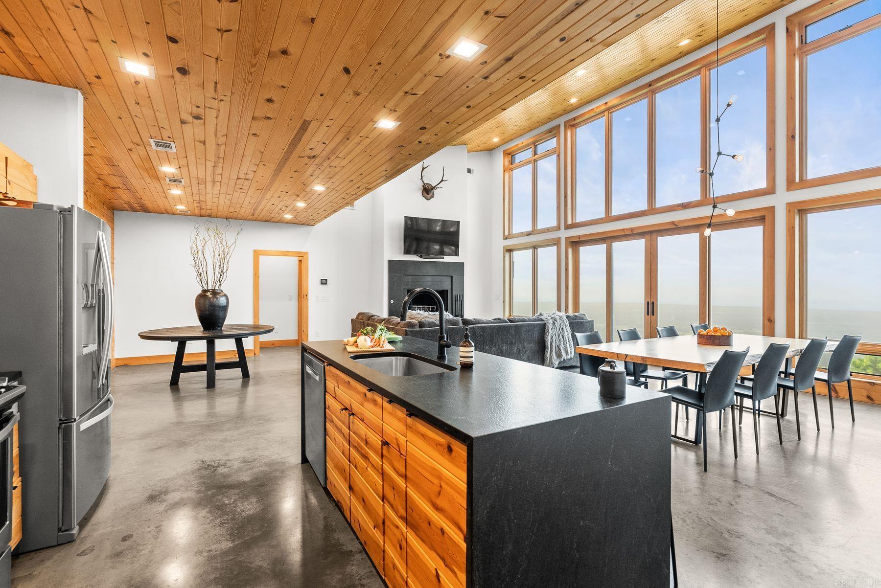 11334 Pool Hollow Road