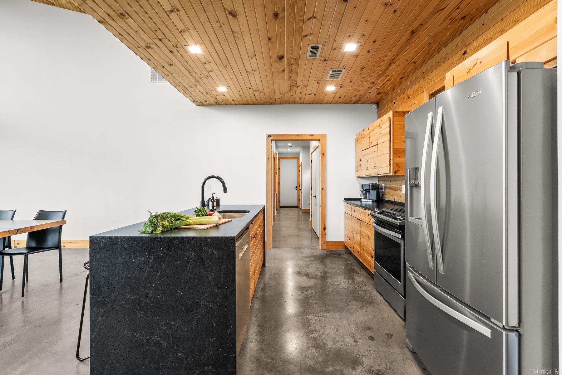 11334 Pool Hollow Road