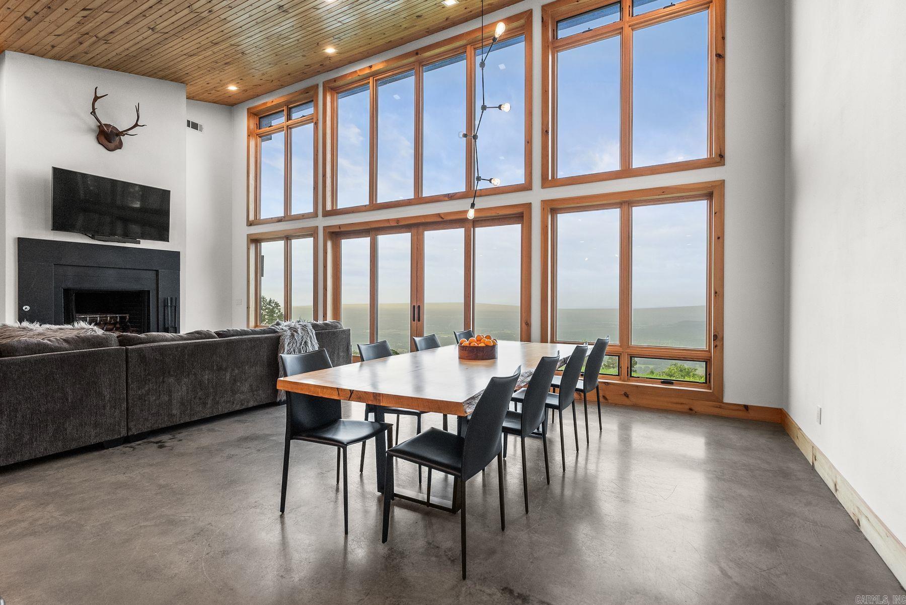 11334 Pool Hollow Road
