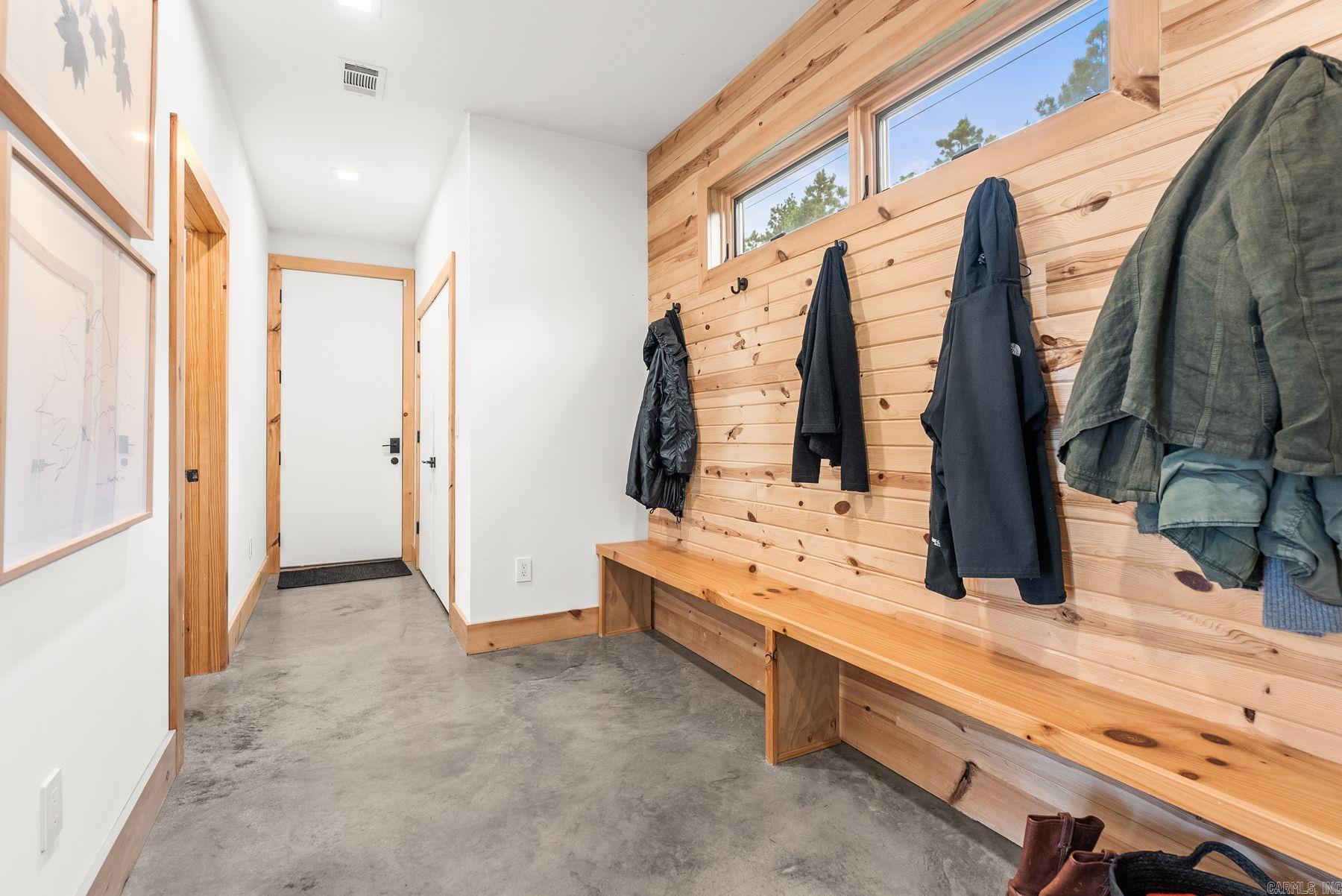 11334 Pool Hollow Road