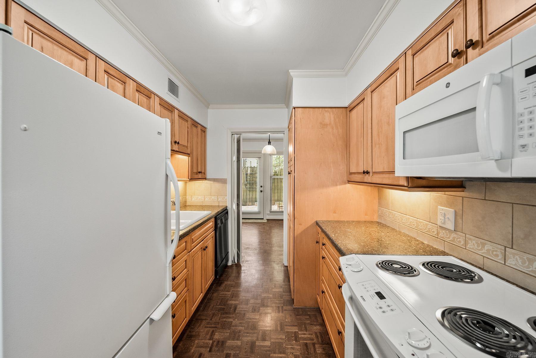 2805 Foxcroft Road Unit: 204