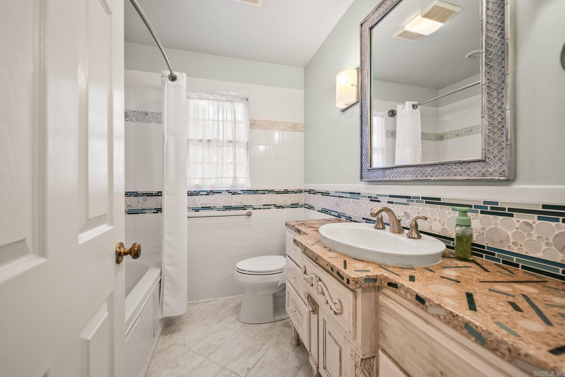 2805 Foxcroft Road Unit: 204