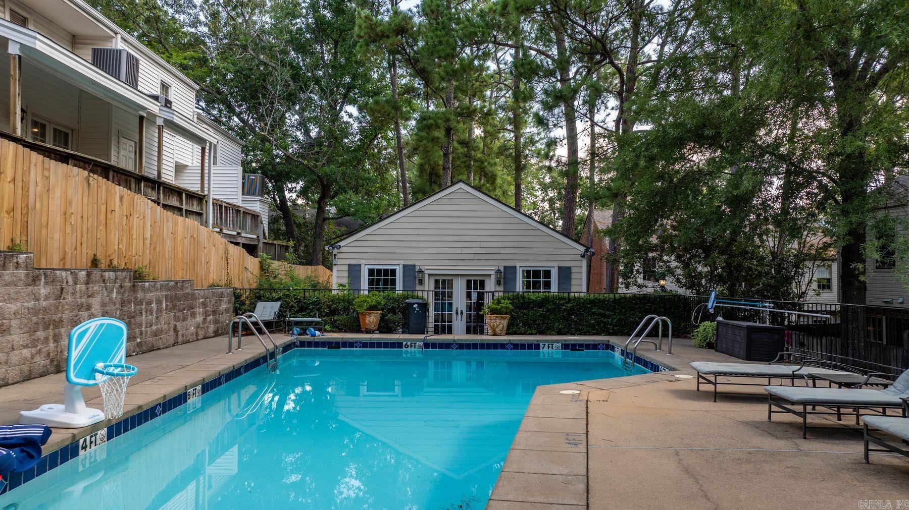 2805 Foxcroft Road Unit: 204