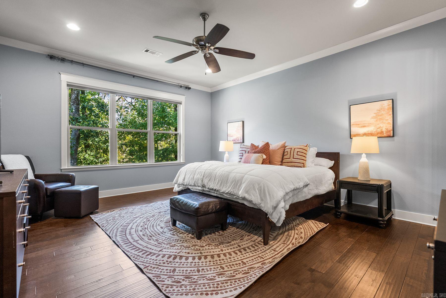 100 Eagle Pass Cove