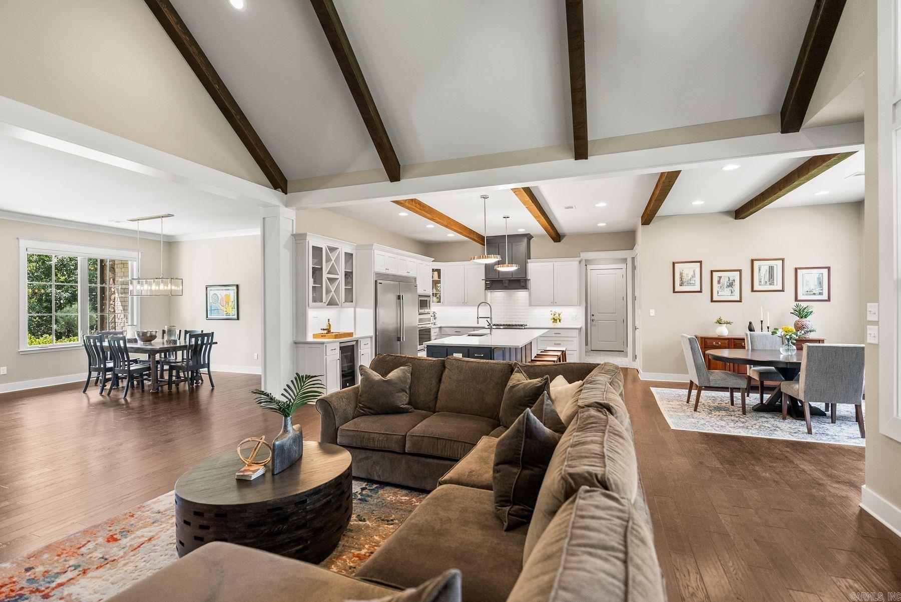 100 Eagle Pass Cove