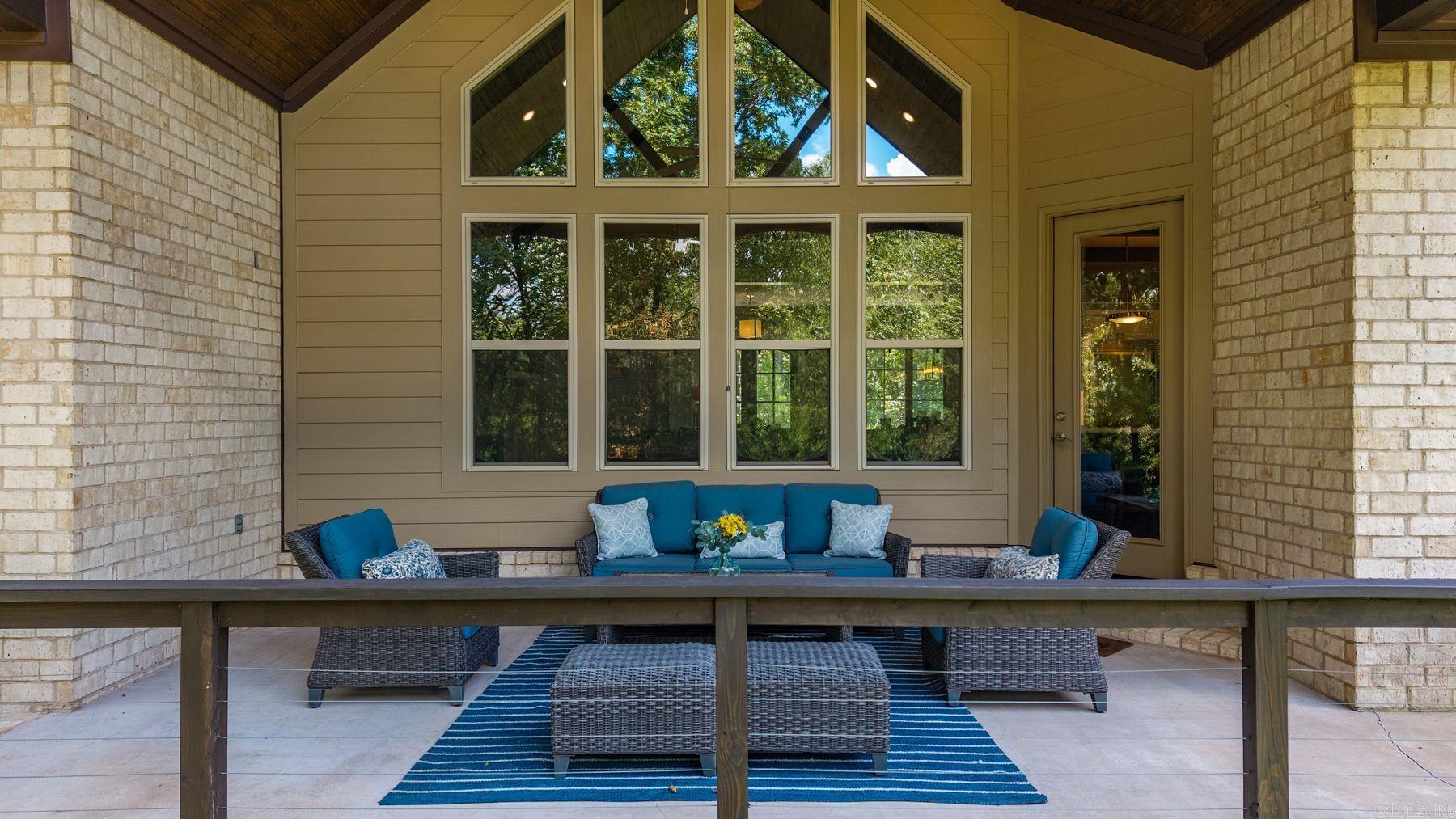 100 Eagle Pass Cove