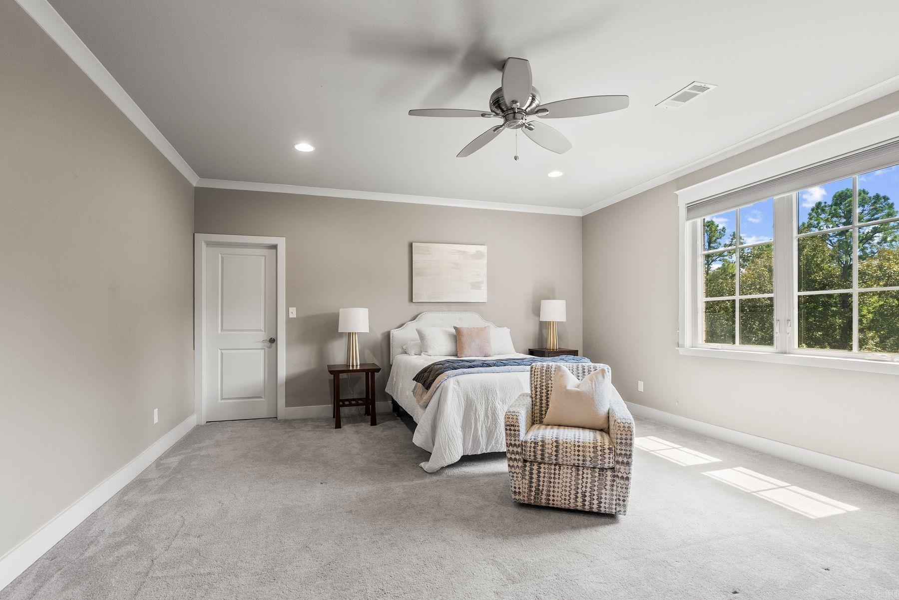 100 Eagle Pass Cove
