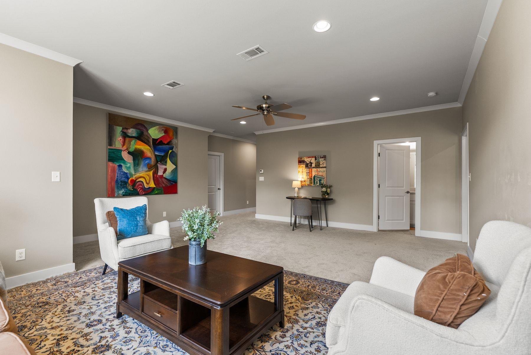 100 Eagle Pass Cove