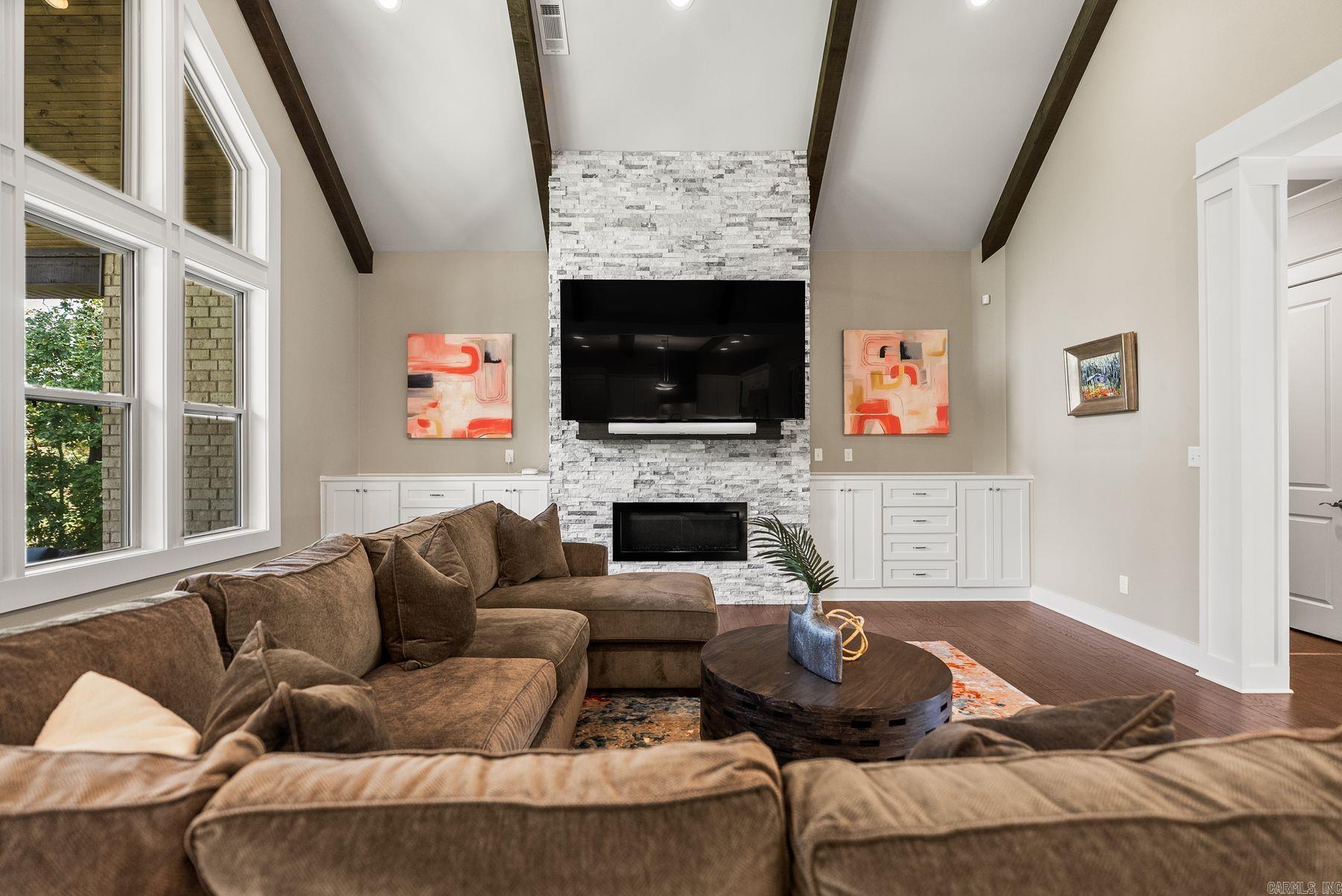 100 Eagle Pass Cove
