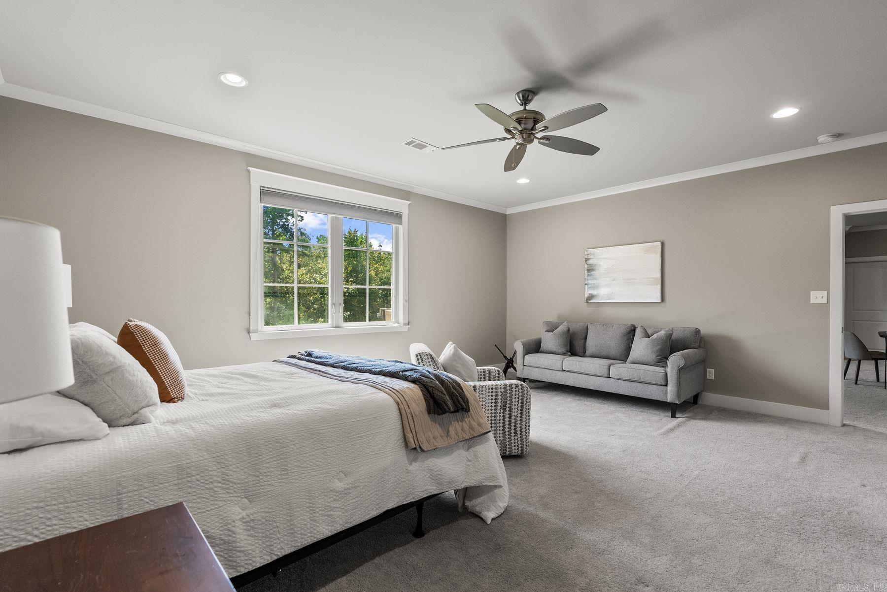 100 Eagle Pass Cove