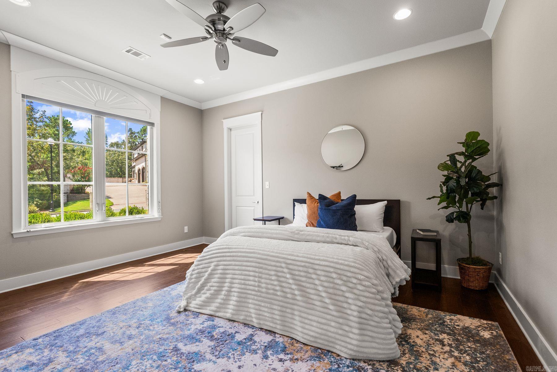 100 Eagle Pass Cove
