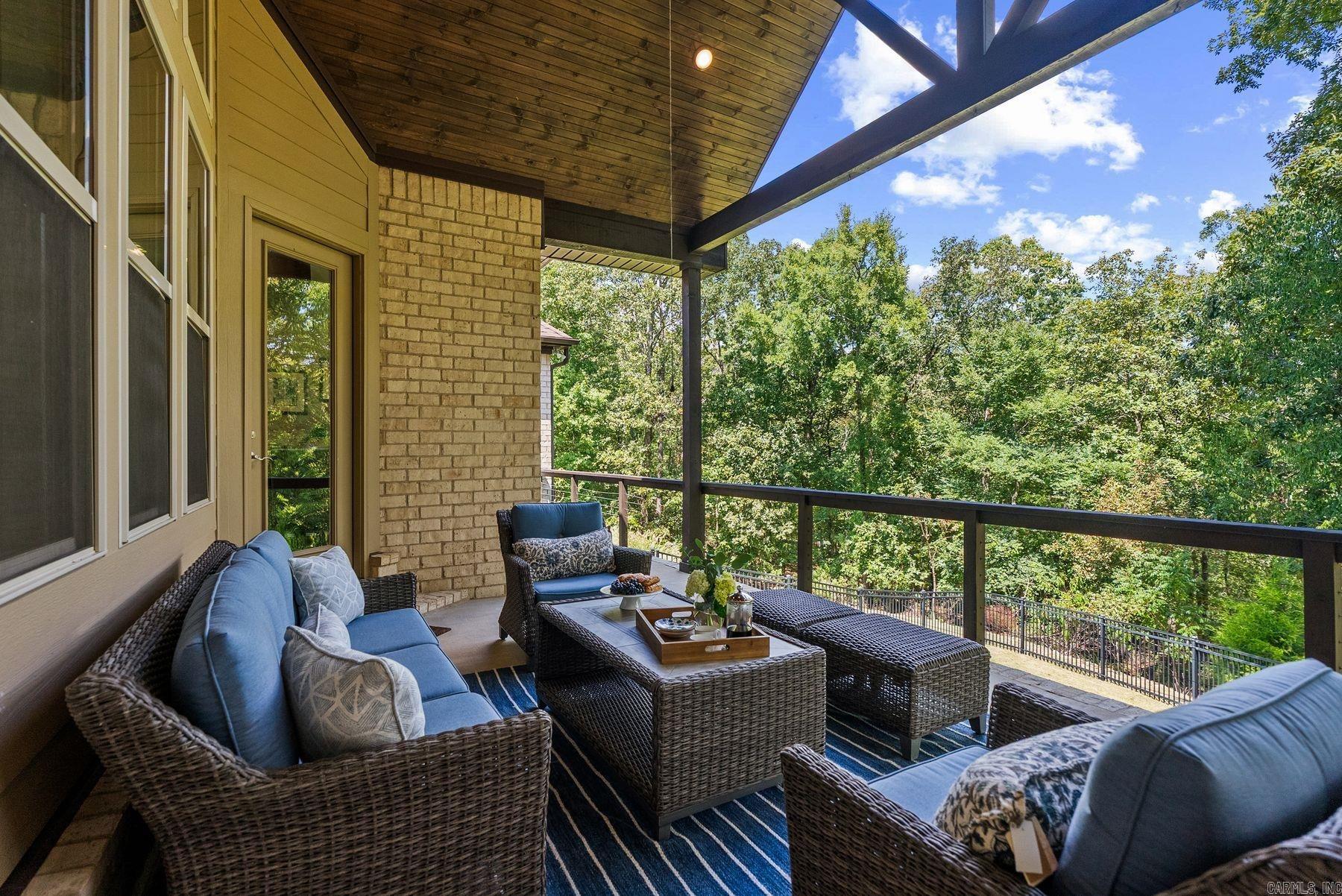 100 Eagle Pass Cove