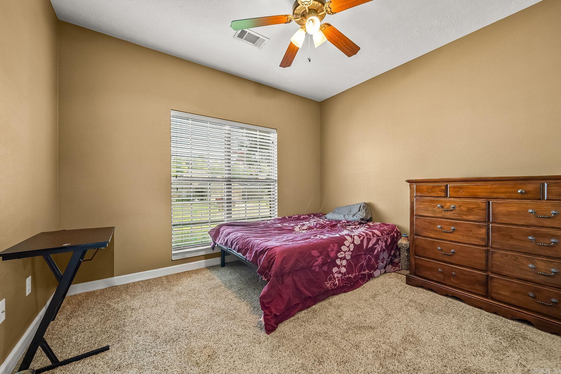 14 Oak Tree Circle