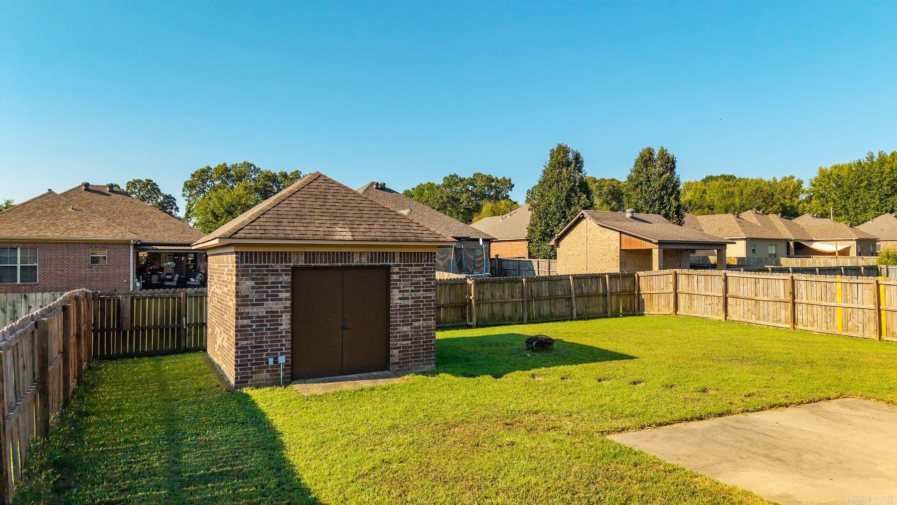 14 Oak Tree Circle