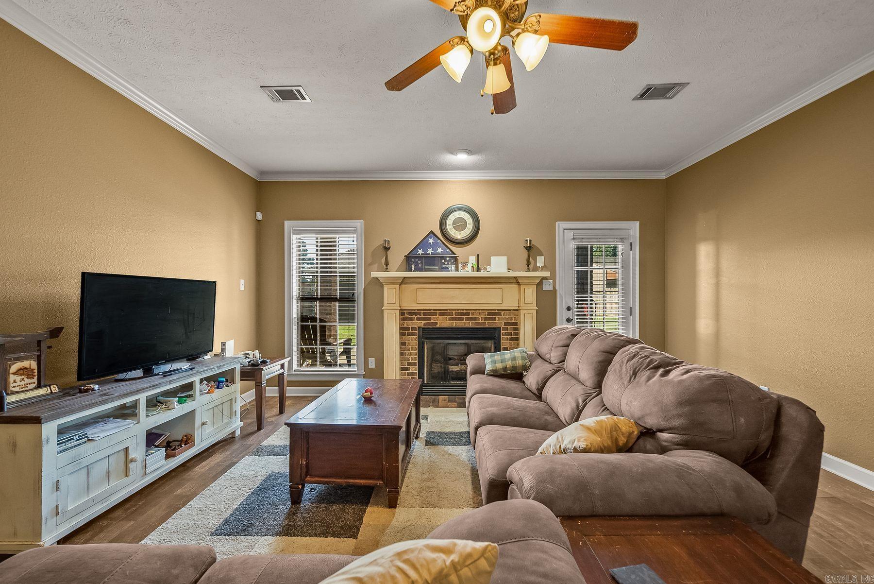 14 Oak Tree Circle