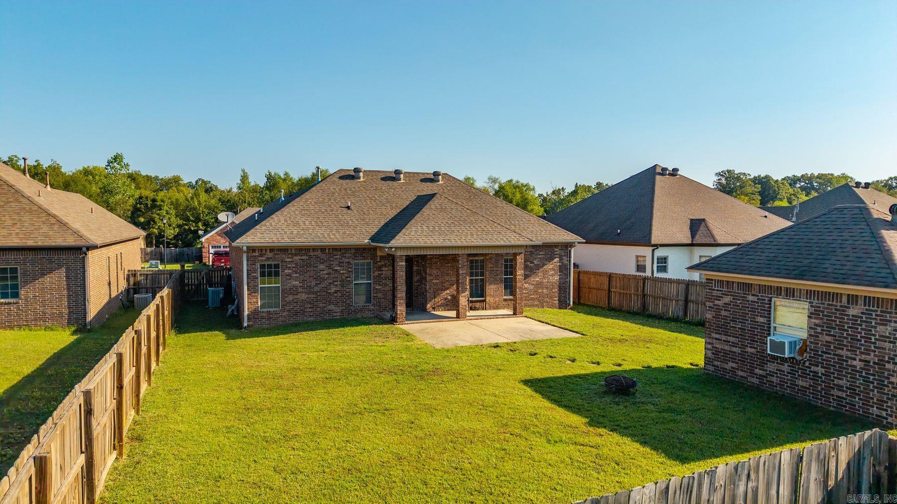 14 Oak Tree Circle