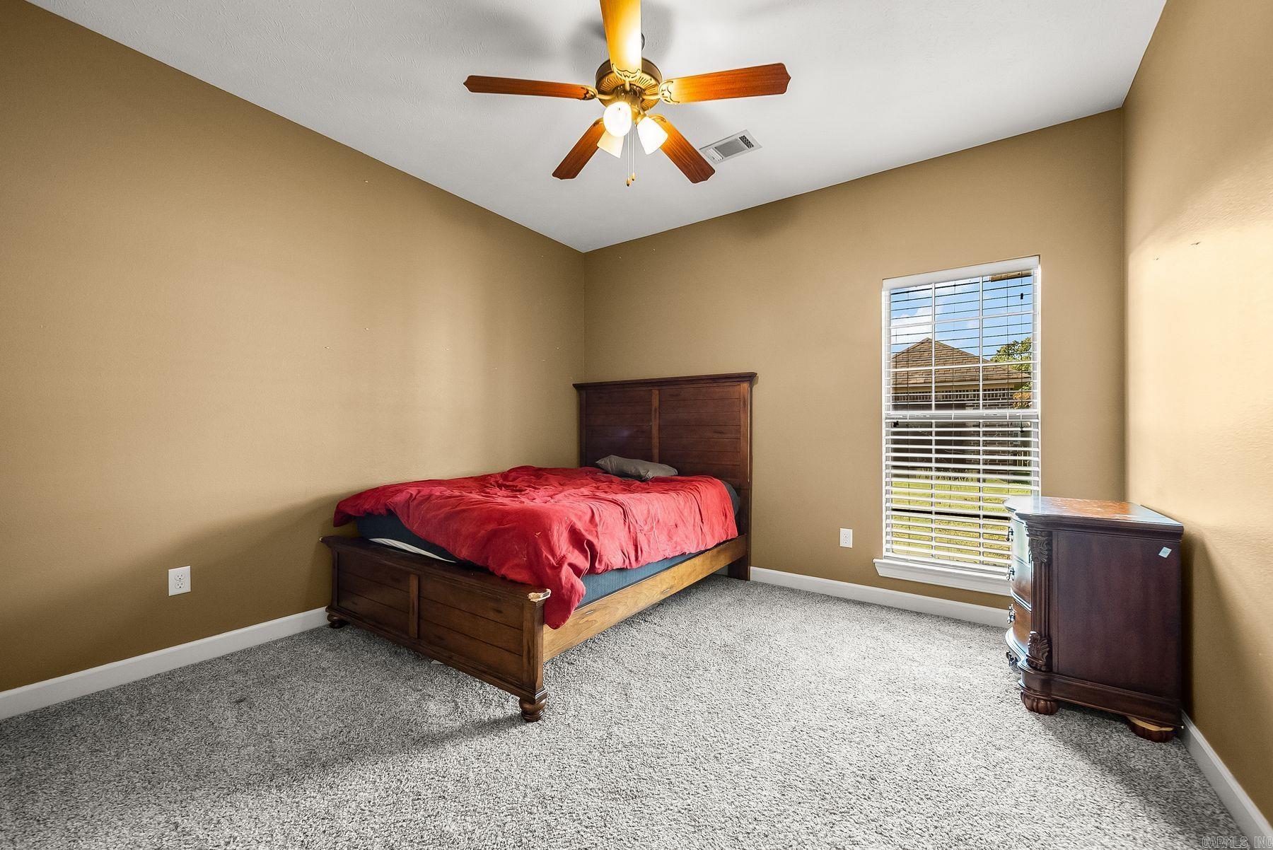 14 Oak Tree Circle