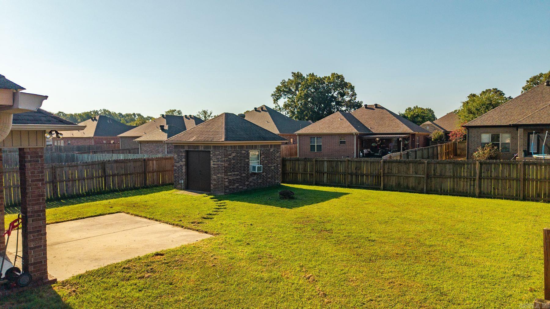 14 Oak Tree Circle