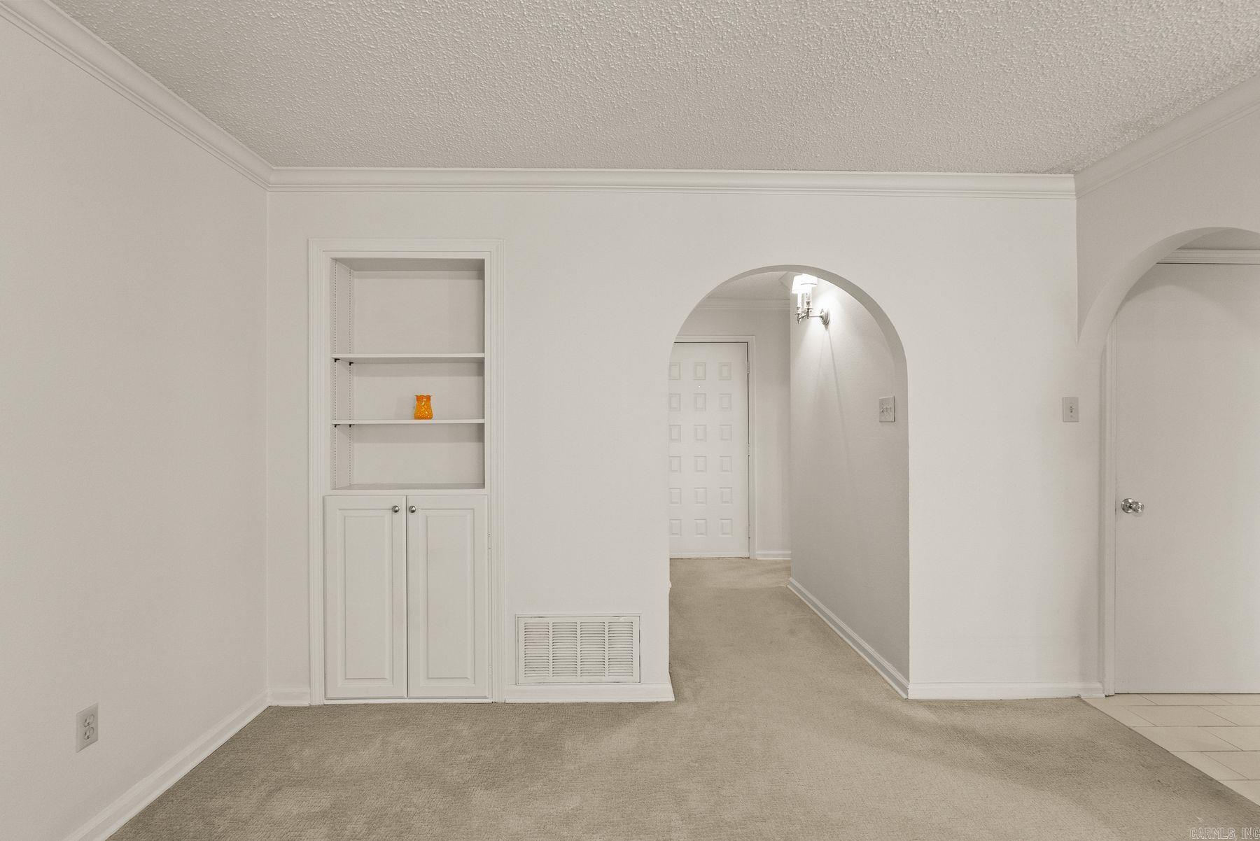 301 Kings Row #103 Drive