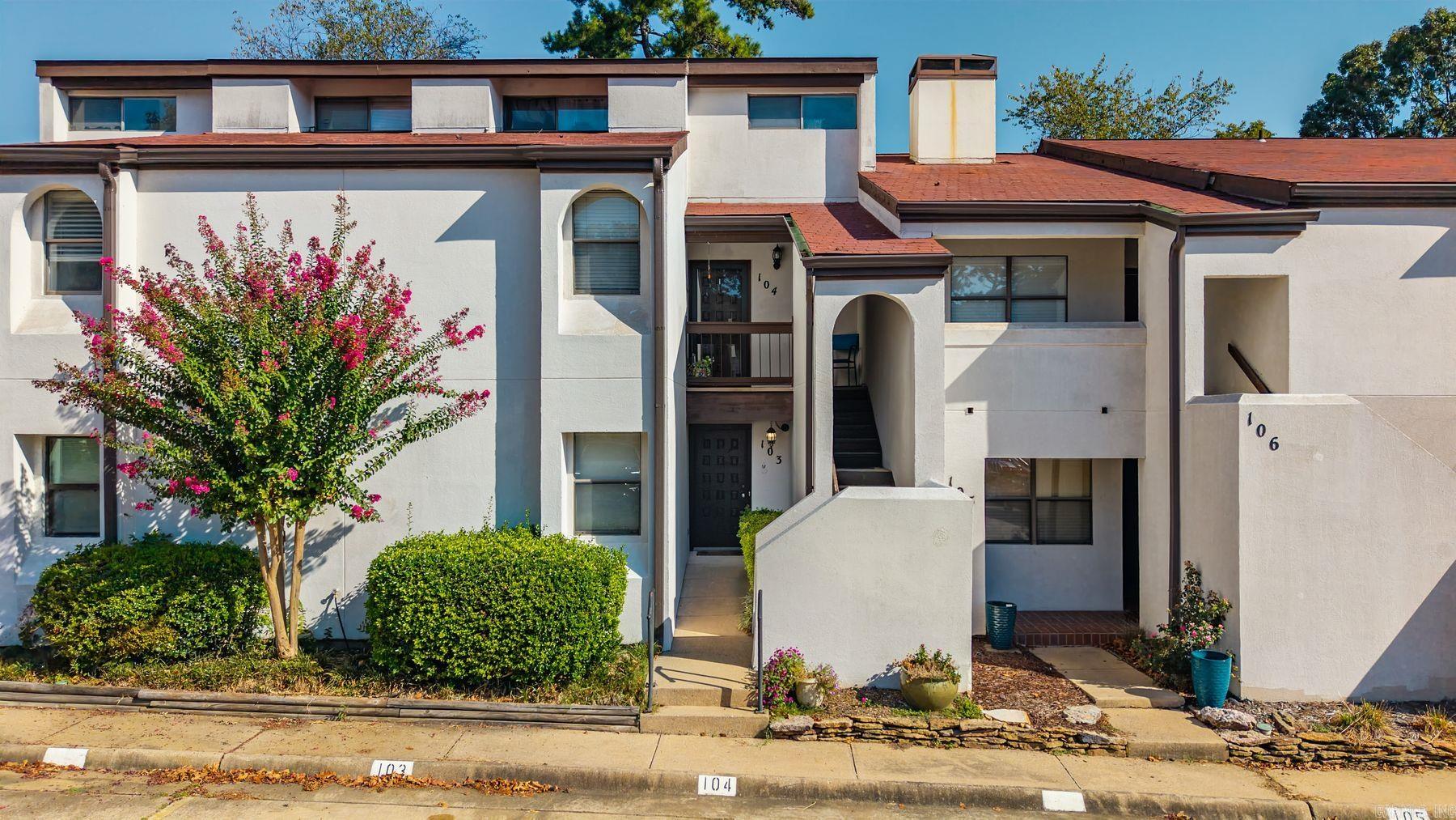 301 Kings Row #103 Drive