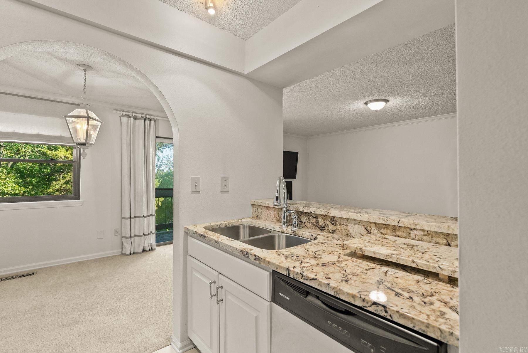 301 Kings Row #103 Drive