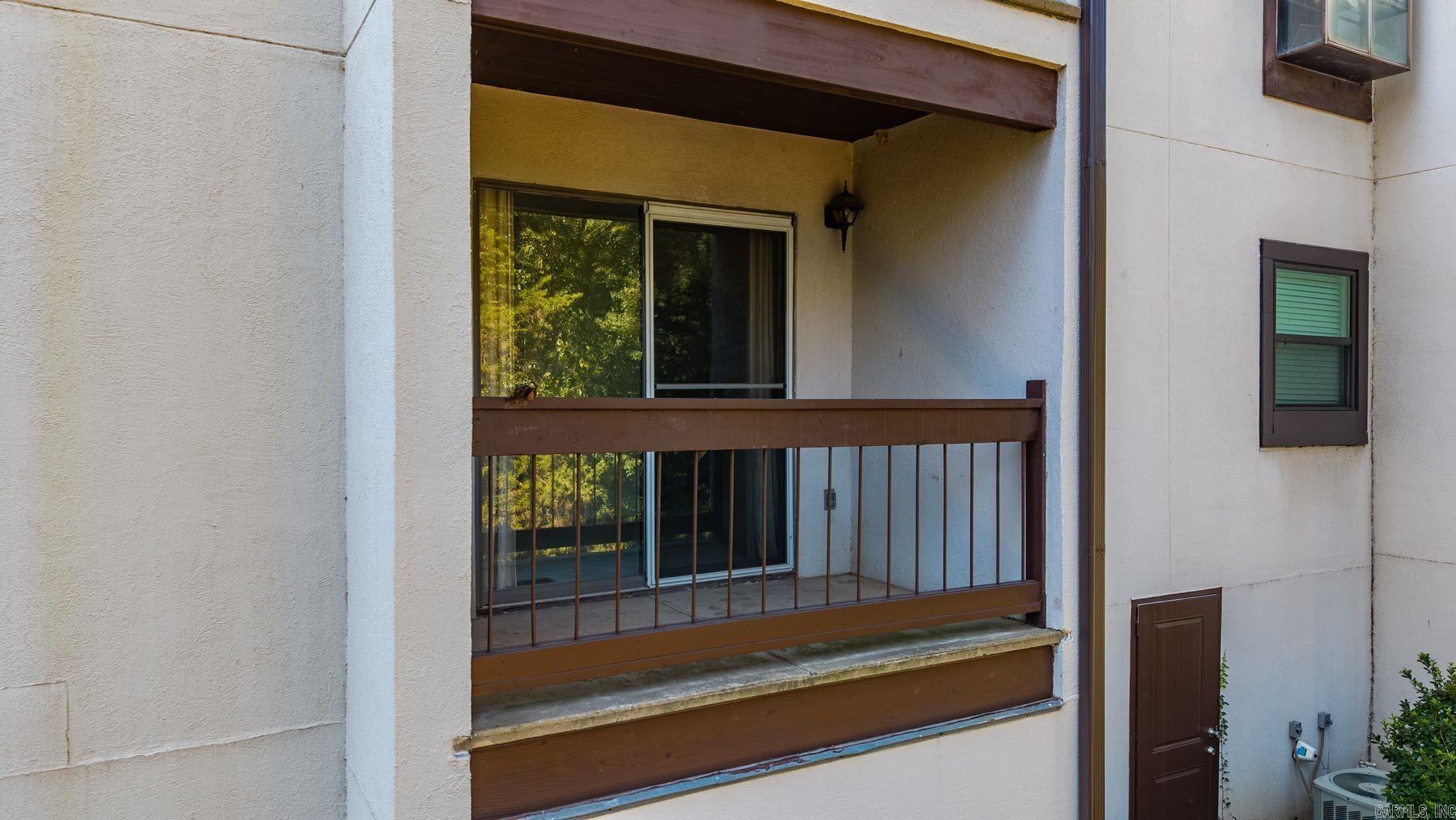 301 Kings Row #103 Drive