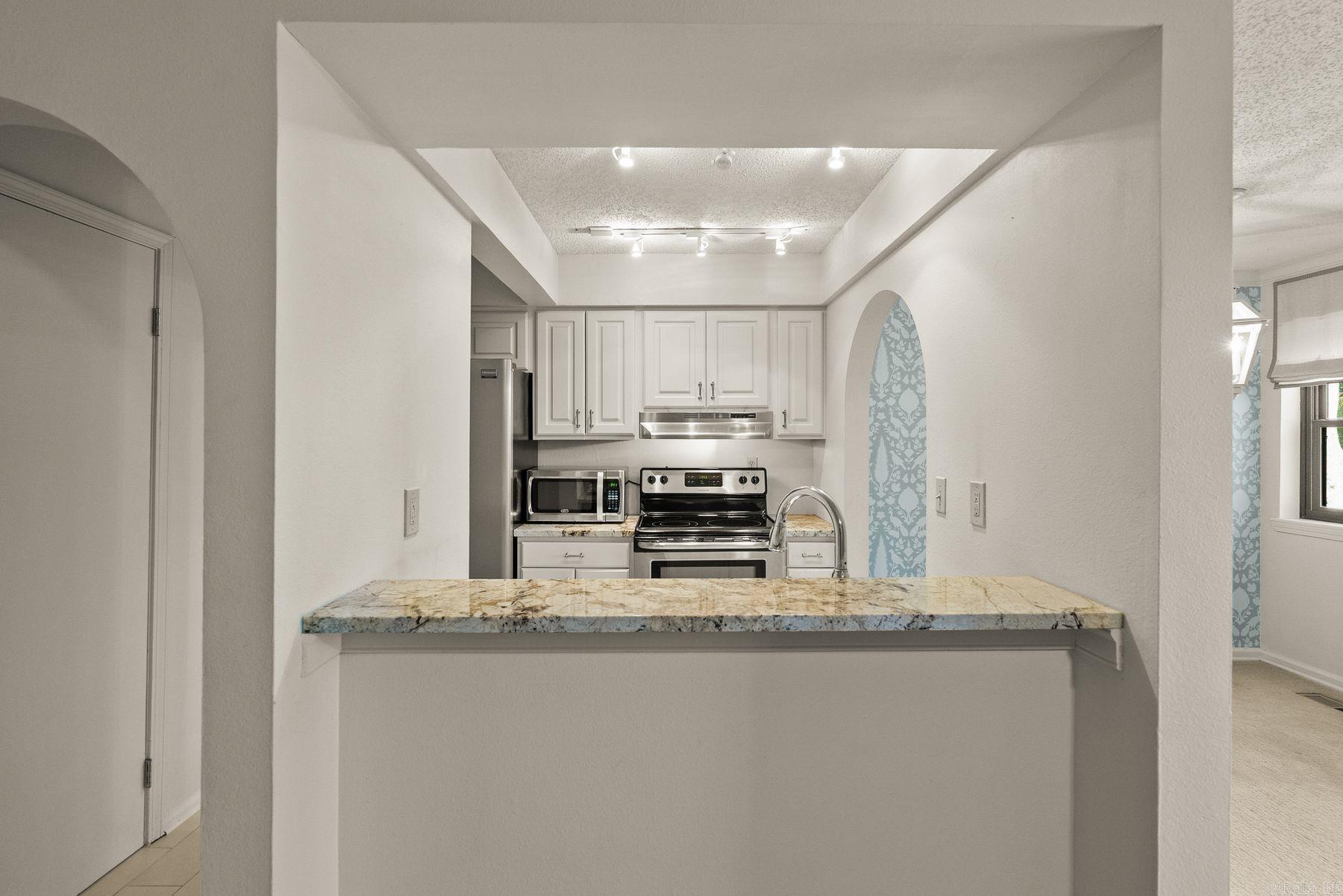 301 Kings Row #103 Drive