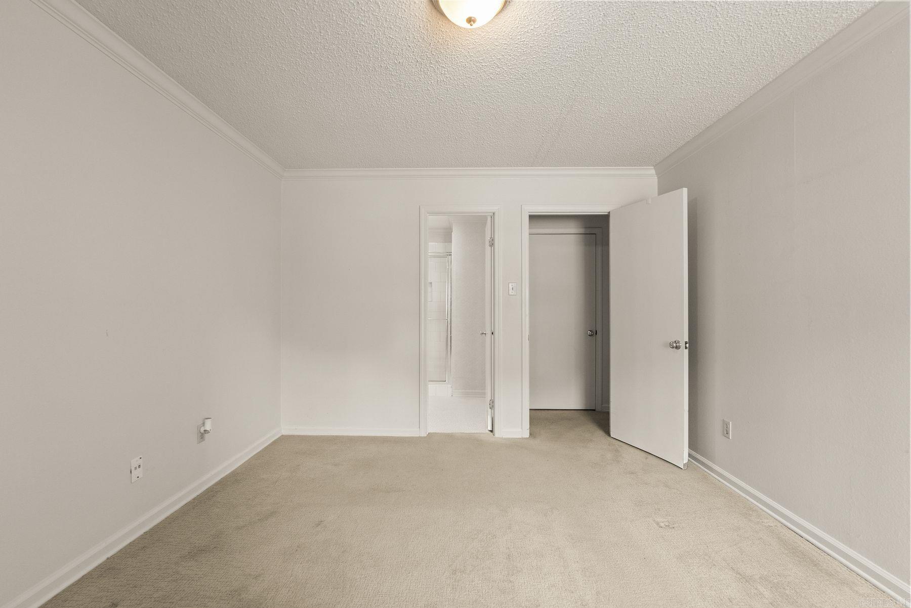 301 Kings Row #103 Drive
