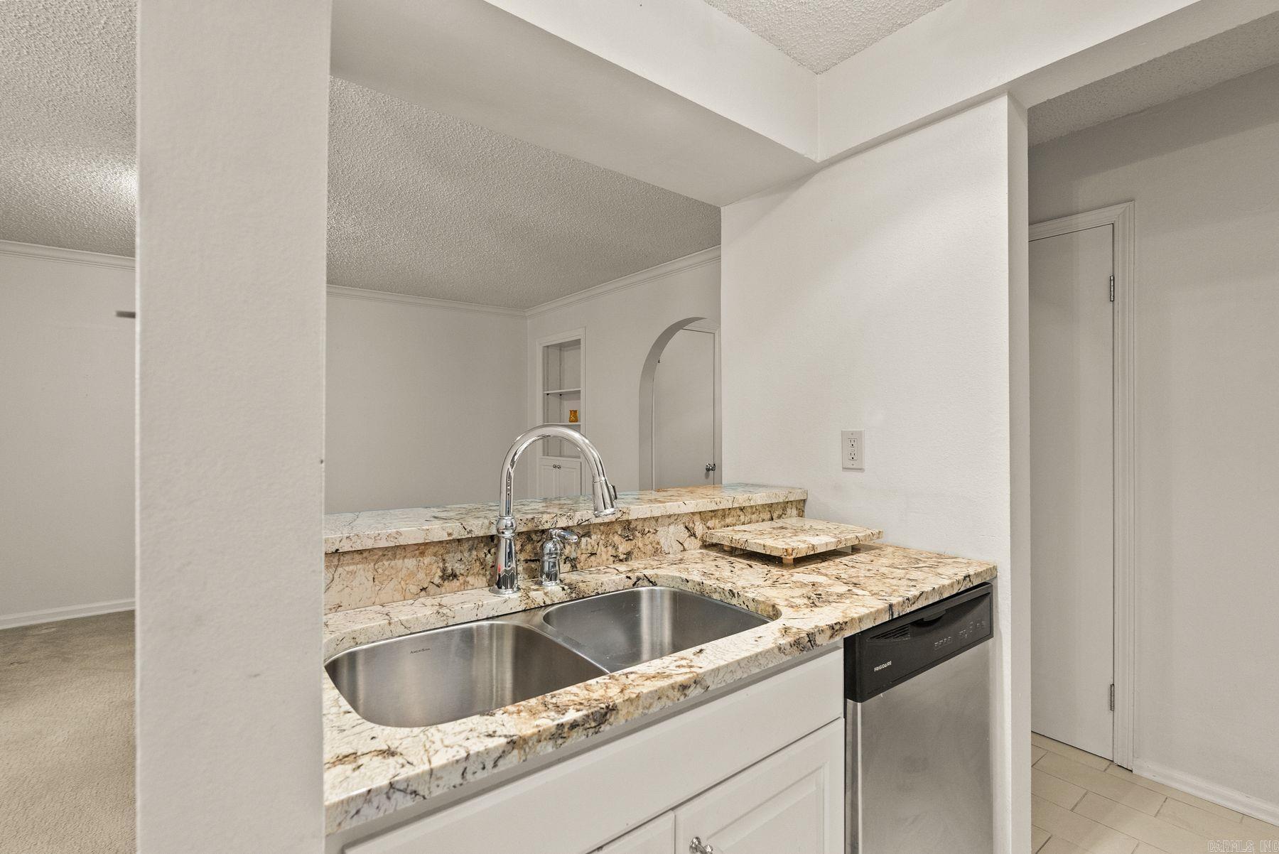 301 Kings Row #103 Drive